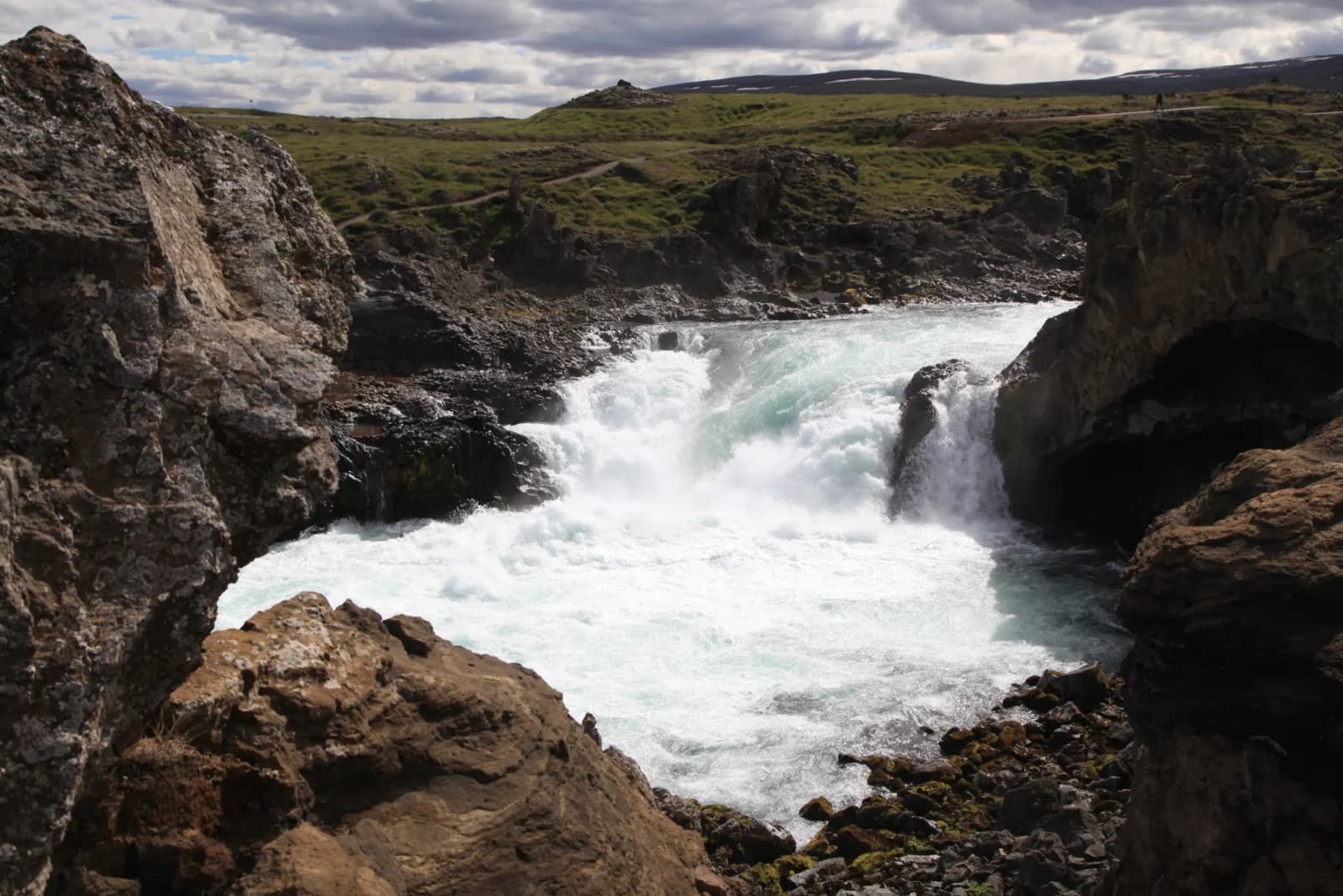 Geitafoss dropping through a compact lower-river chute near Goðafoss.