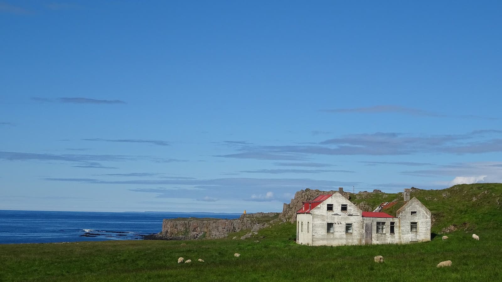 Abandoned coastal farm building on the Vatnsnes peninsula above Húnaflói