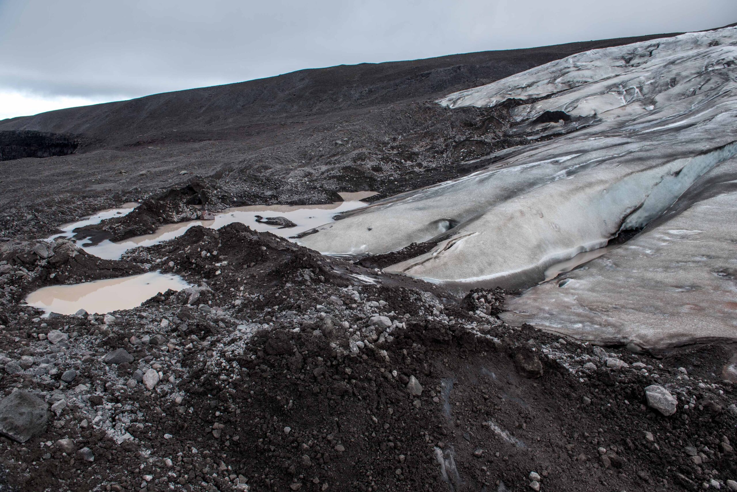 Dirty glacier ice and dark moraine ridges on the edge of Eiríksjökull.
